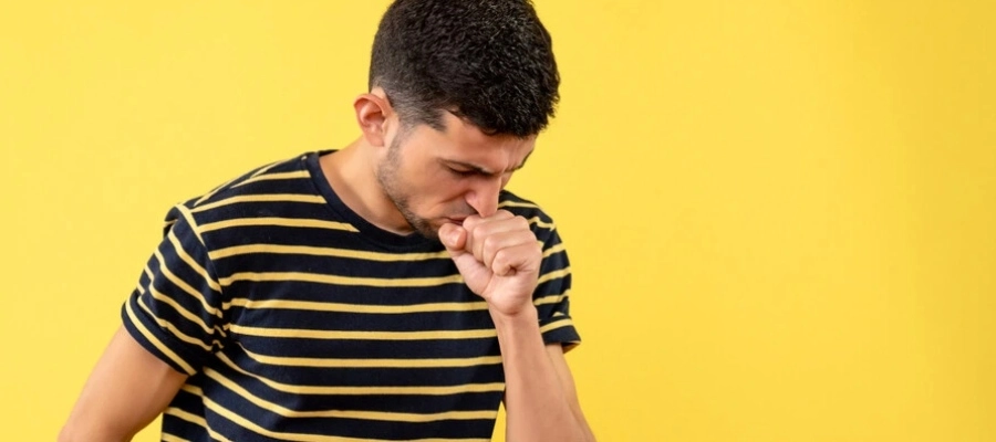 Imagem da notícia Tosse e dor nas costas: entenda os sintomas e o que fazer