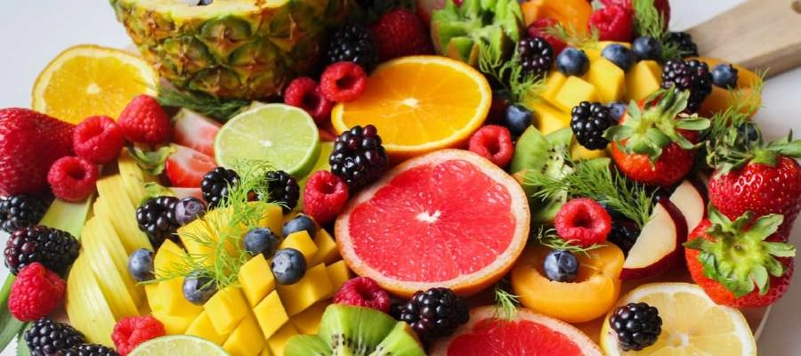 Imagem da notícia Frutas boas para resfriado: 16 opções para incluir na dieta