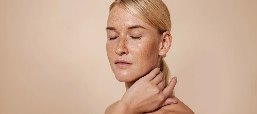 Imagem da notícia Ácido elágico: como funciona na pele? Quais os benefícios?