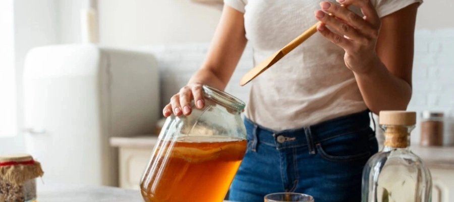 Imagem da notícia Xarope caseiro para gripe: 5 receitas com ingredientes naturais