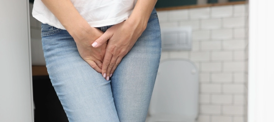 Imagem da notícia Infecção urinária atrasa menstruação? O que fazer quando não descer?