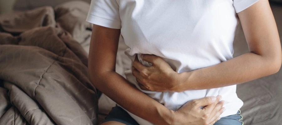 Imagem da notícia Entenda o que é e como tratar a sensação de queimação na barriga