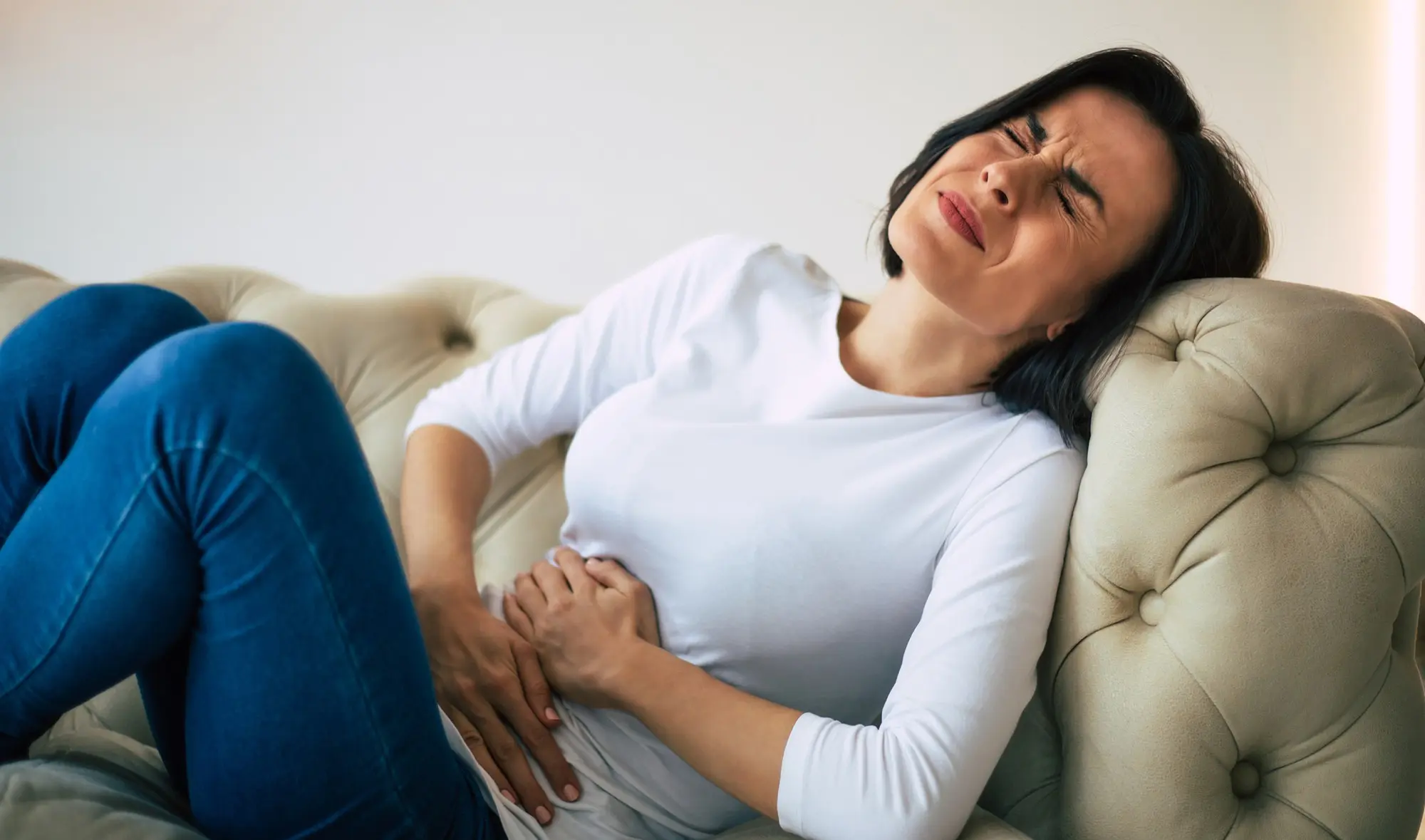 Imagem da notícia O que pode ser dor no pé da barriga? Buscopan Composto pode ajudar!